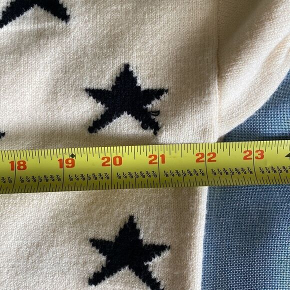 Bailey Rose long sleeves start print distressed pullover sweater Cozy size XS - Picture 9 of 10